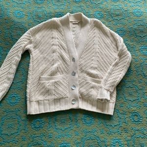 Creamy white Fahery sweater